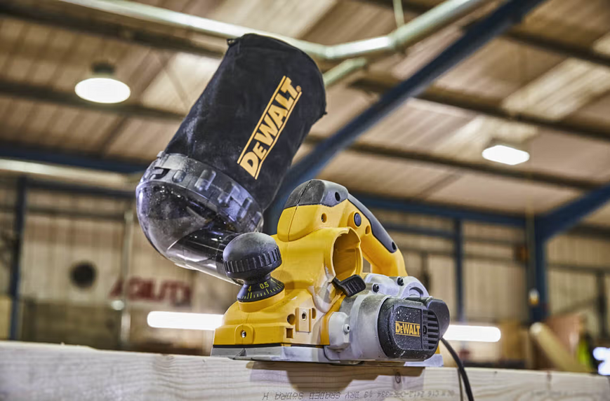 Рубанок сетевой DeWALT D26500 D26500 фото