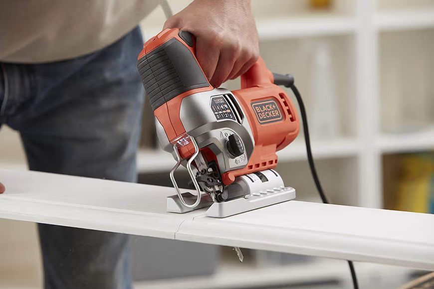 Пила лобзикова мережева BLACK+DECKER BES610K BES610K фото