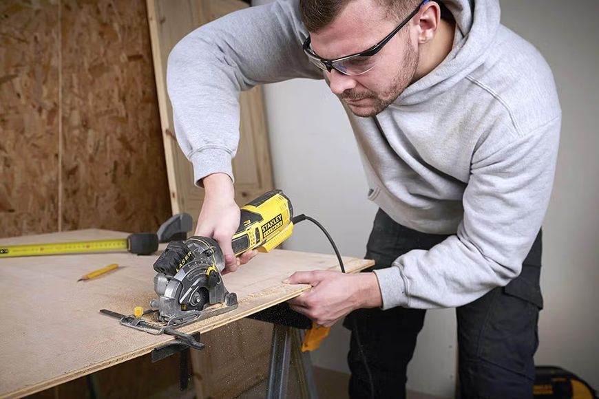 Пила циркулярна компактна мережева STANLEY FATMAX FME380K FME380K фото